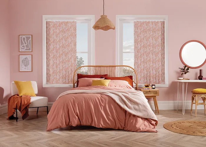 ccg-raamdecoratie-hoorn-zwaag-lamellen-Landscape_Bedroom_Vertical_Petal-Terracotta.jpg